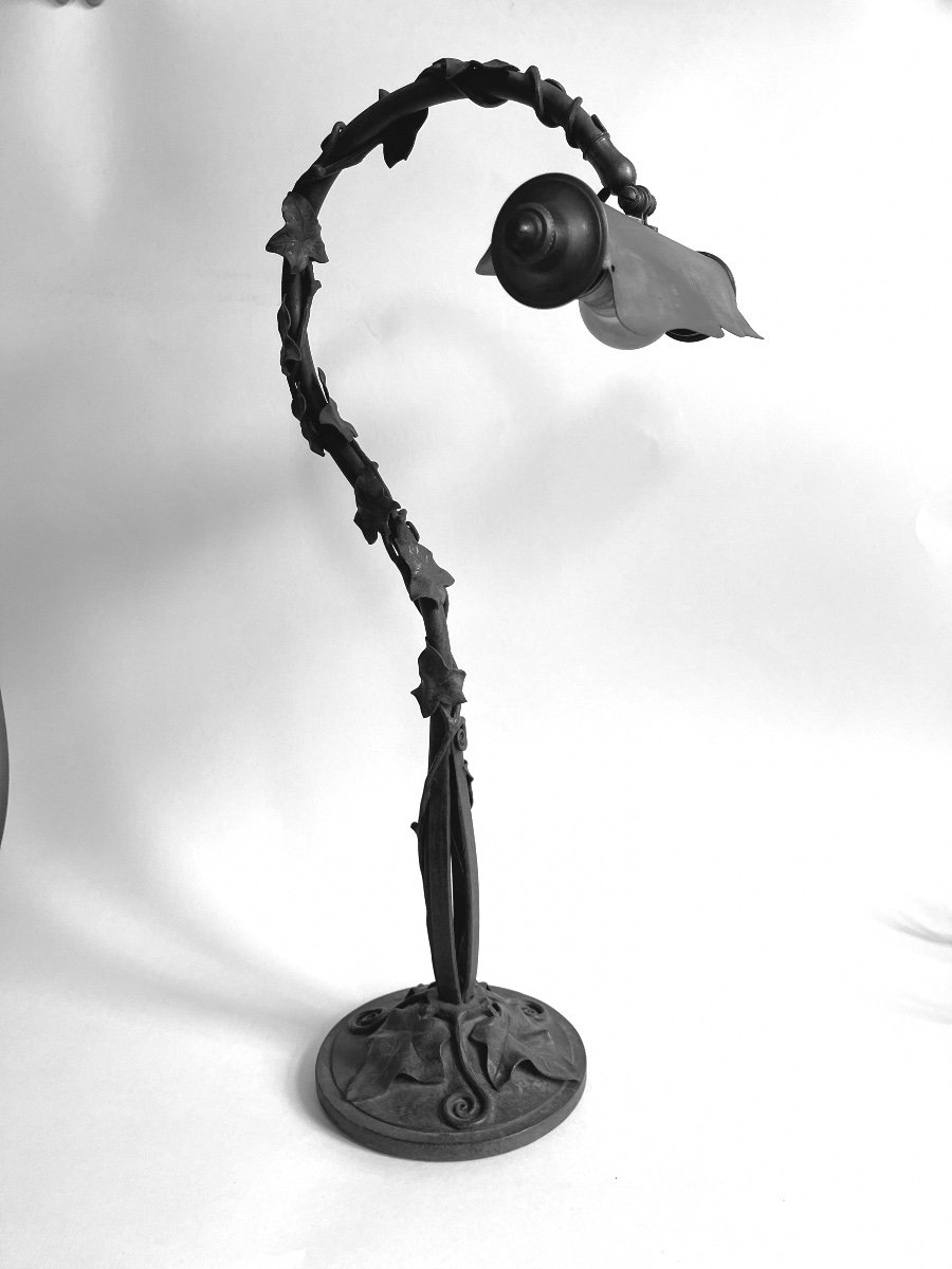 Petite Lampe De Bureau en fer forgé  Art Nouveau