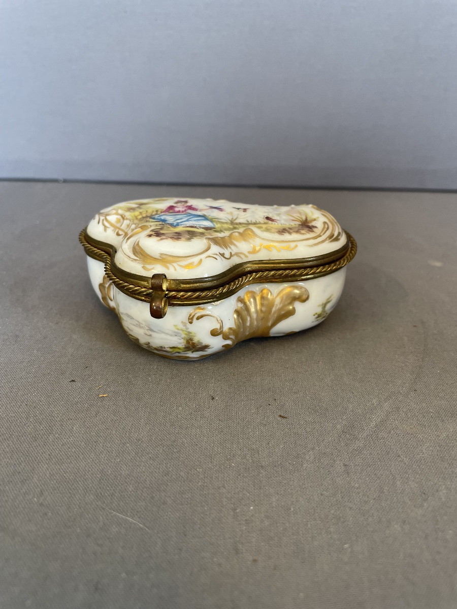 Pilulier en Porcelaine début XXème -photo-3