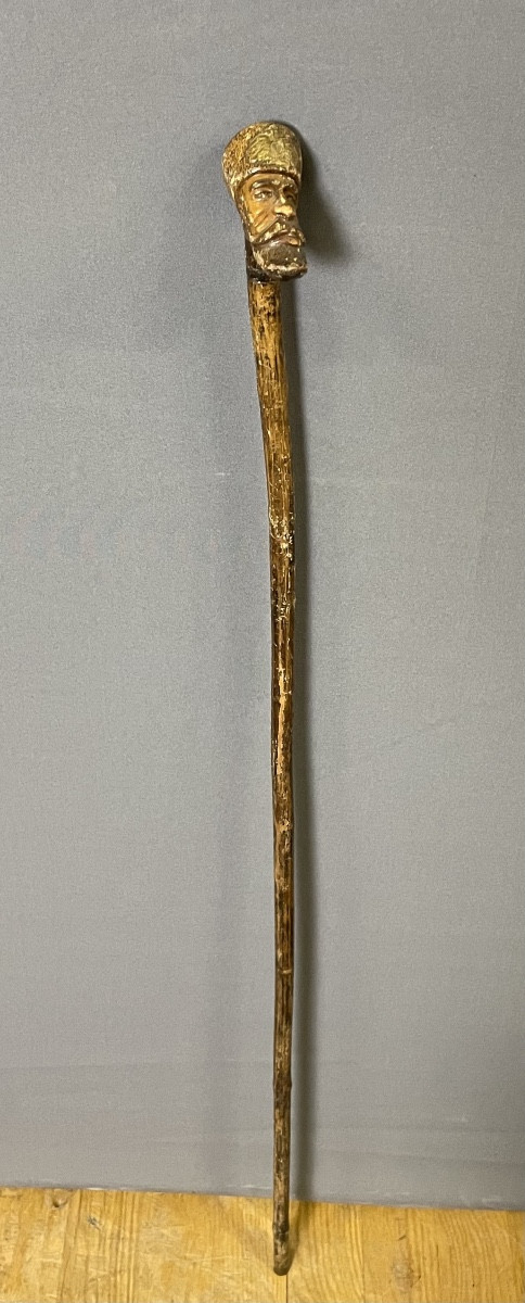 Canne en bois sculpté art populaire tête coiffé