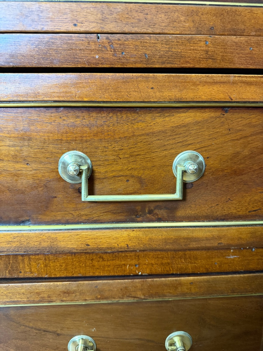 Commode Louis XVI en Noyer, Hêtre et laiton -photo-1