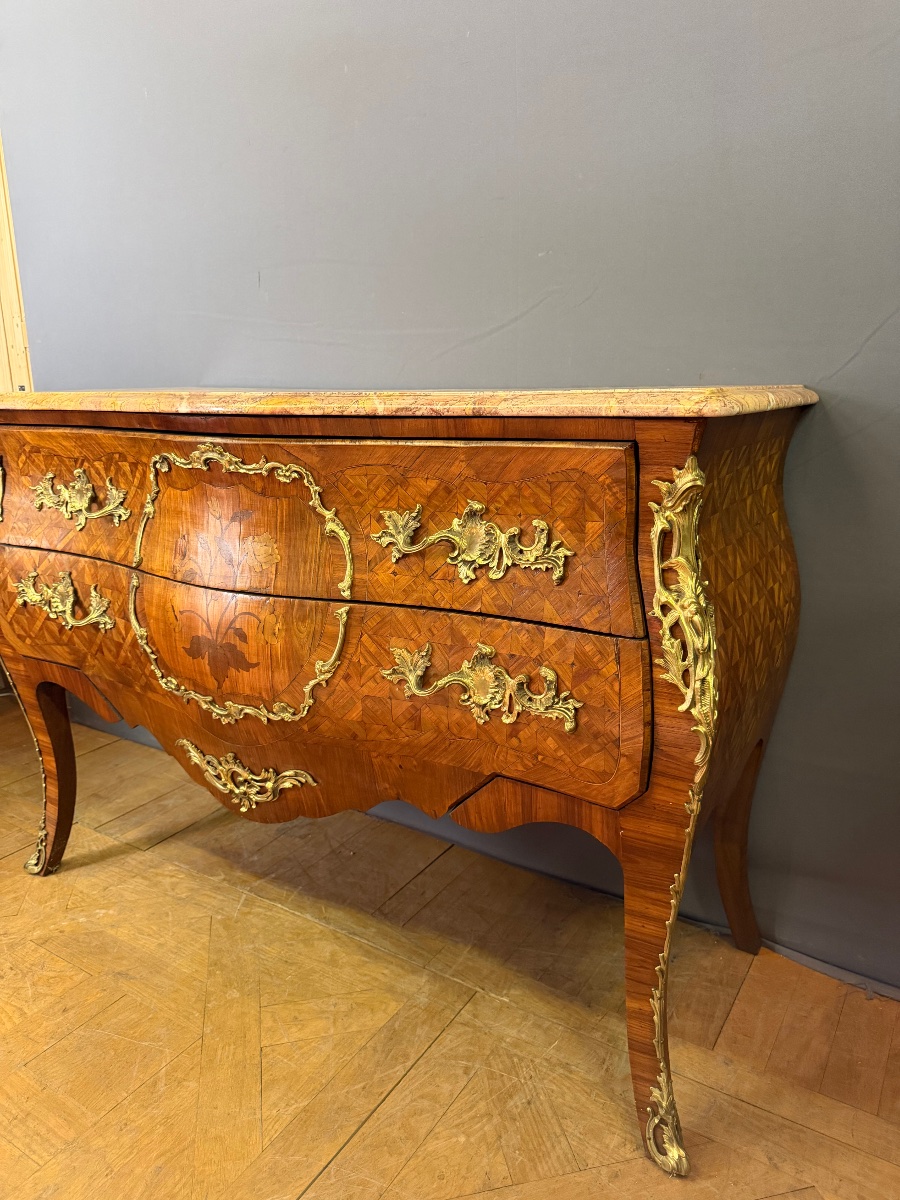 Commode Sauteuse Louis XV en boise de rose -photo-4