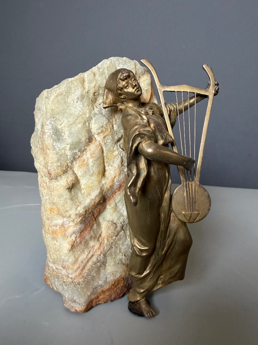 Woman With A Bronze Lyre -photo-2