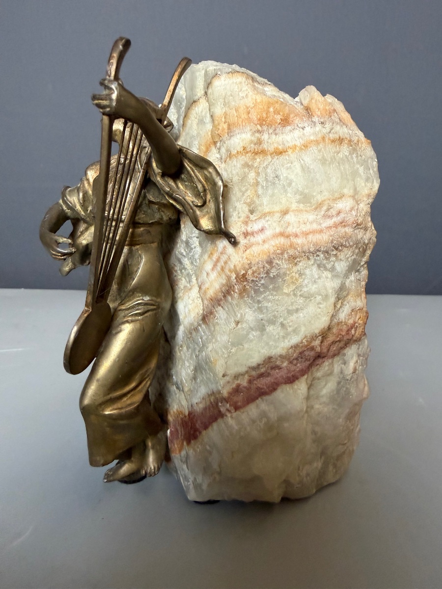 Woman With A Bronze Lyre -photo-1