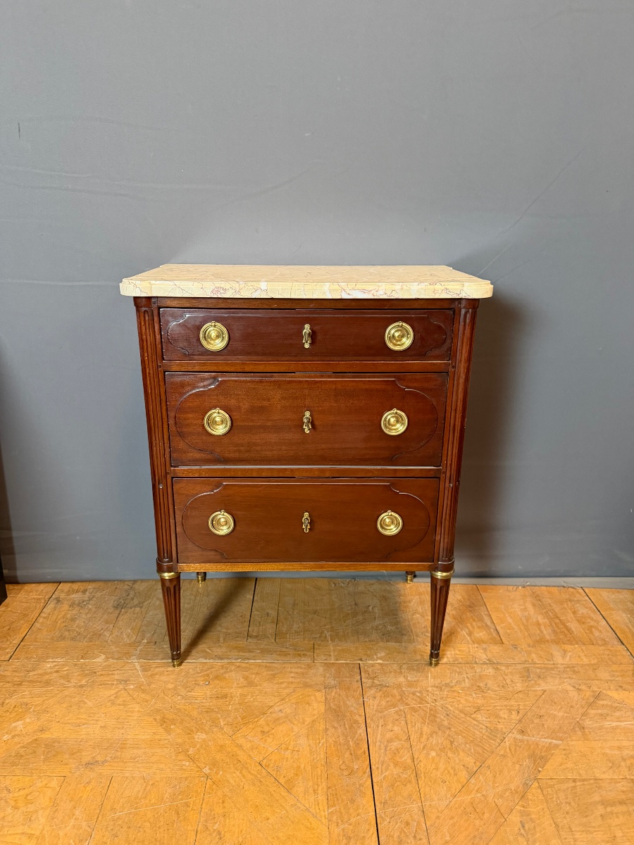 Louis XVI Chest Of Drawers Stamped "mailfert" 