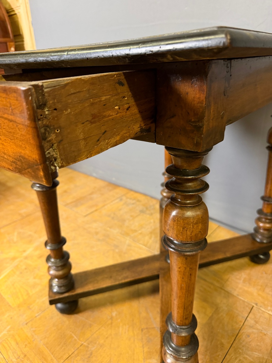 Louis XIII Table In Walnut -photo-2