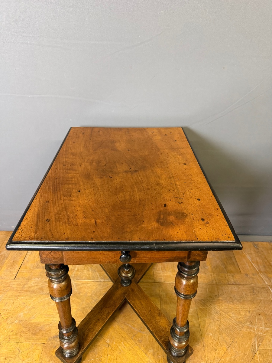 Louis XIII Table In Walnut -photo-3