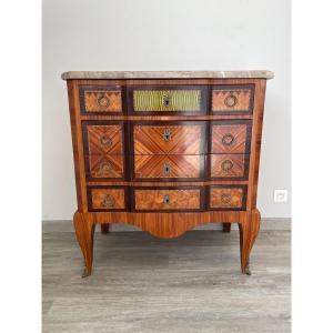 Transition Style Commode With Central Projection 19th Century