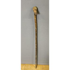 Canne en bois sculpté art populaire tête coiffé