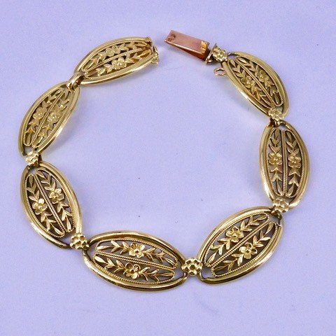 Gold Bracelet Olive Links Floral Motifs Late 19th Century