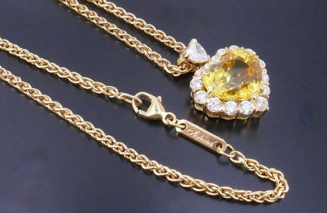 Collier Or Chopard , Pendentif coeur saphir jaune et diamants signé Dubail Paris-photo-2