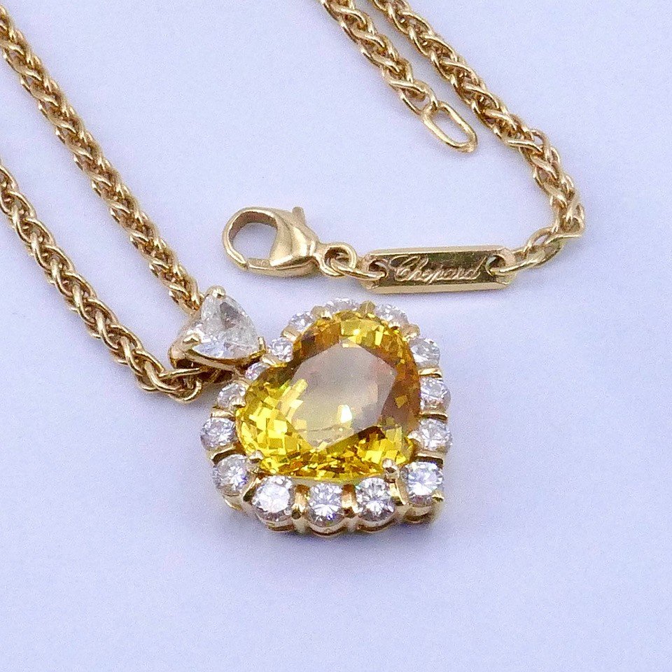 Collier Or Chopard , Pendentif coeur saphir jaune et diamants signé Dubail Paris-photo-1