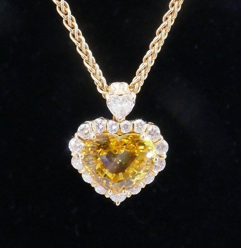 Collier Or Chopard , Pendentif coeur saphir jaune et diamants signé Dubail Paris-photo-2