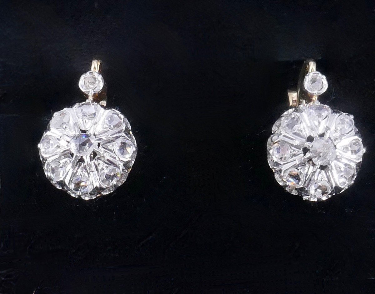 Dormeuses "marguerites" Diamants Début XX ème Siècle 