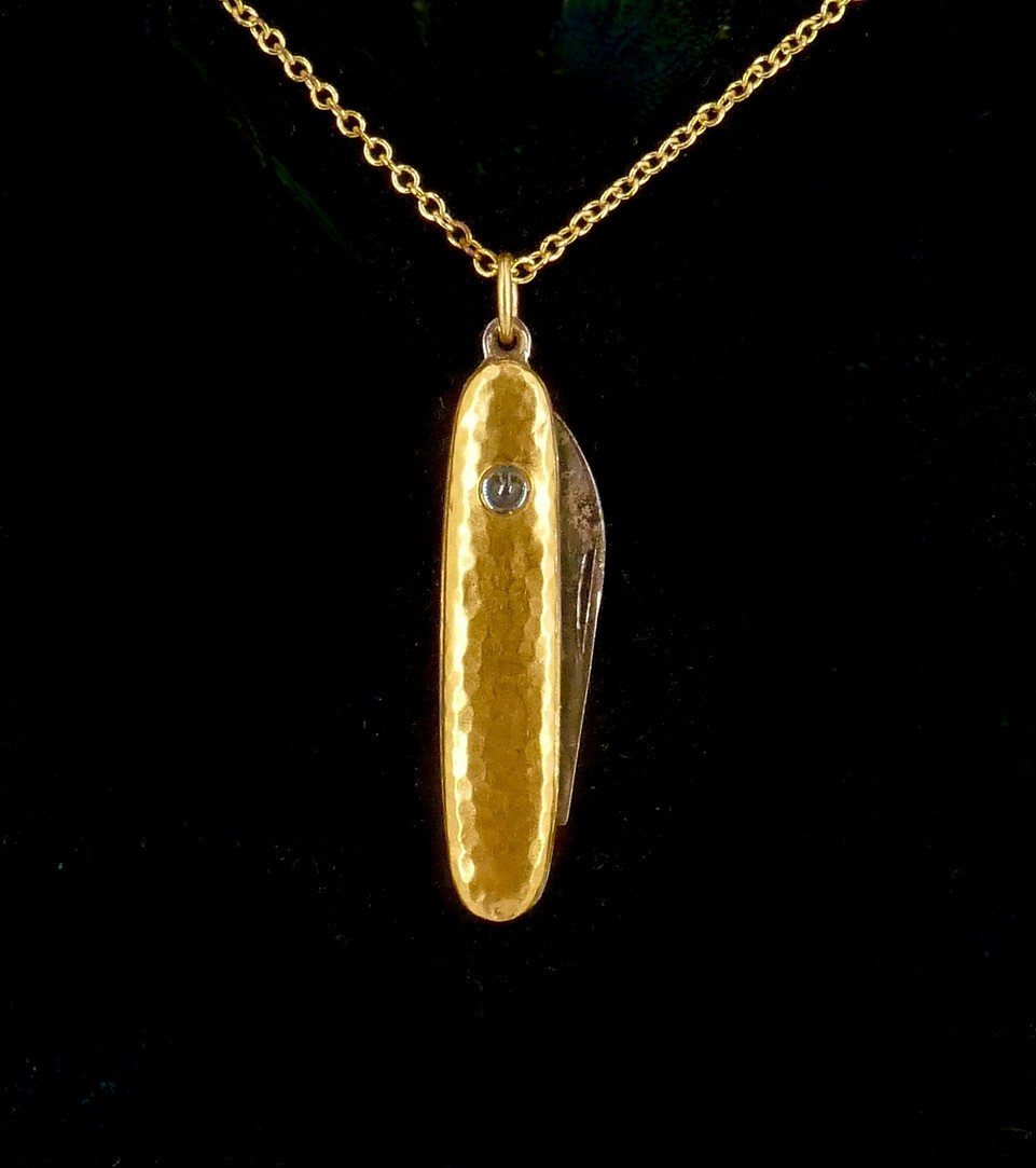 Pendentif couteau en or jaune martelé et acier-photo-2