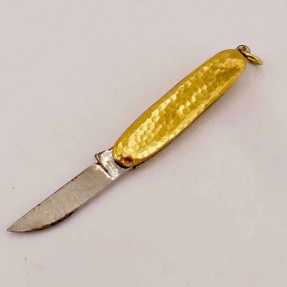 Pendentif couteau en or jaune martelé et acier-photo-2