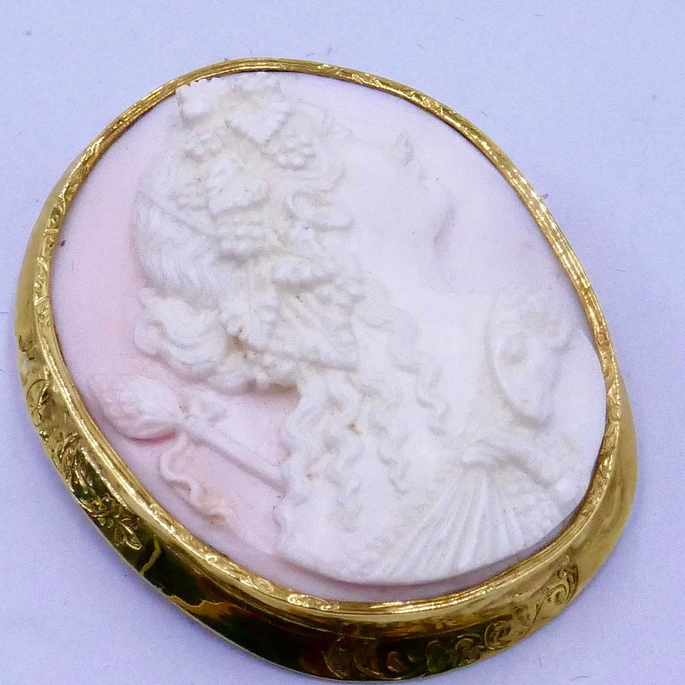 19th Century Cameo Brooch On A Conch Shell Depicting Bacchus-photo-2