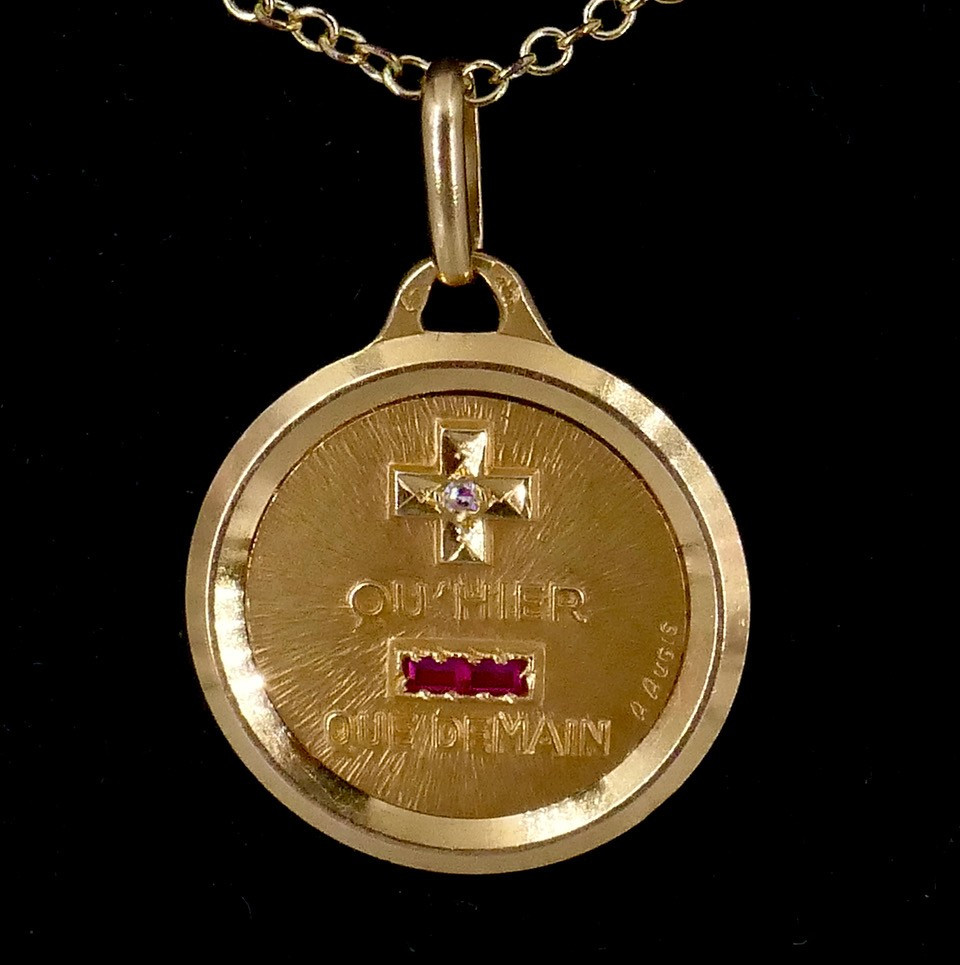 Augis, médaille d'amour "+ hier- que demain" or jaune rubis synthétiques