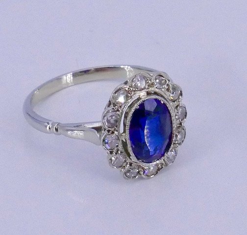 1930s Pompadour Ring With Sapphire, Verneuil, And Diamonds -photo-1