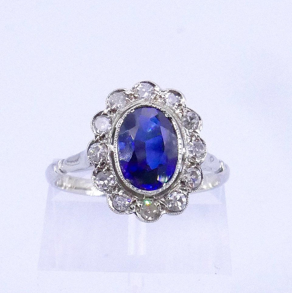 1930s Pompadour Ring With Sapphire, Verneuil, And Diamonds -photo-2