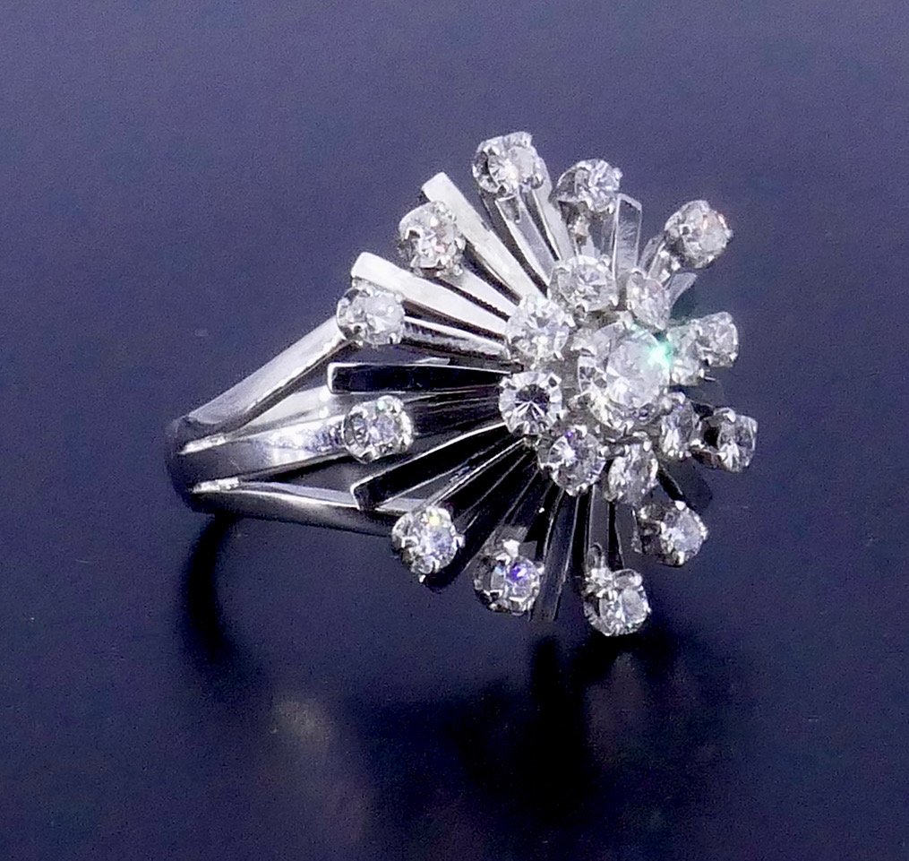 Bague Étoile or blanc diamants 1960-photo-5