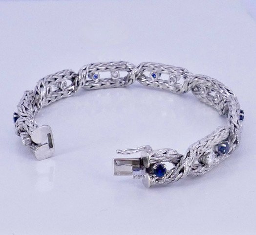 Bracelet en or gris maille tressée diamants saphir 1960-photo-2