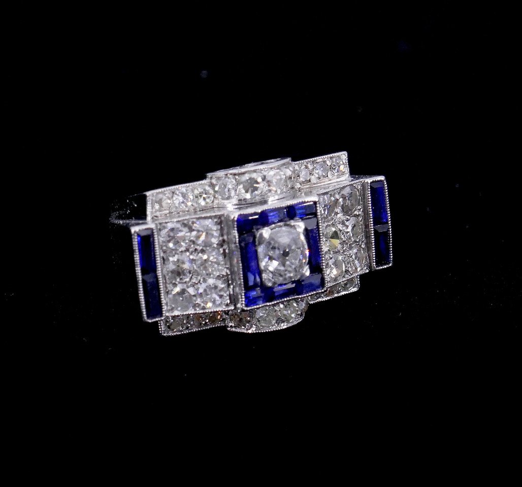 Platinum Ring With Diamonds And Sapphires From The 1930s/1940s