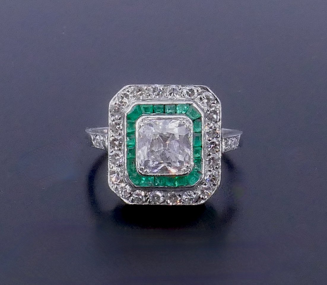 Bague Art déco diamant coussin émeraudes calibrés -photo-1