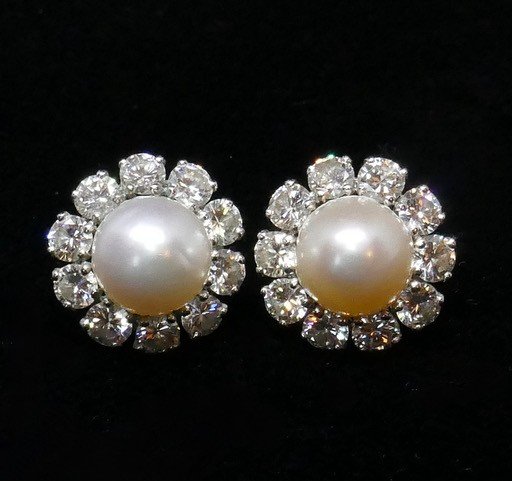 Diamond And Pearl Flower Earrings