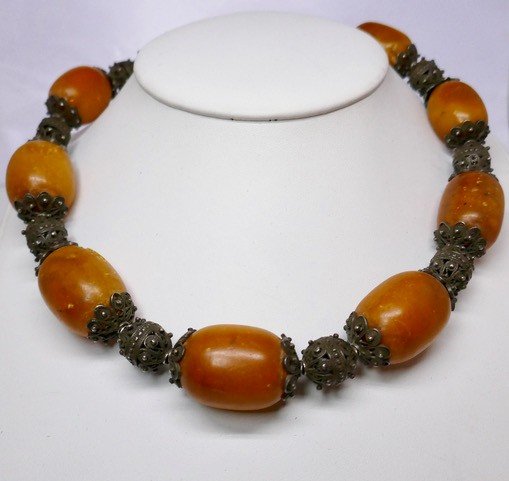 Necklace In Amber And Silver Morocco Late 19th Century
