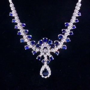 Draperie Necklace White Gold Sapphire Diamonds
