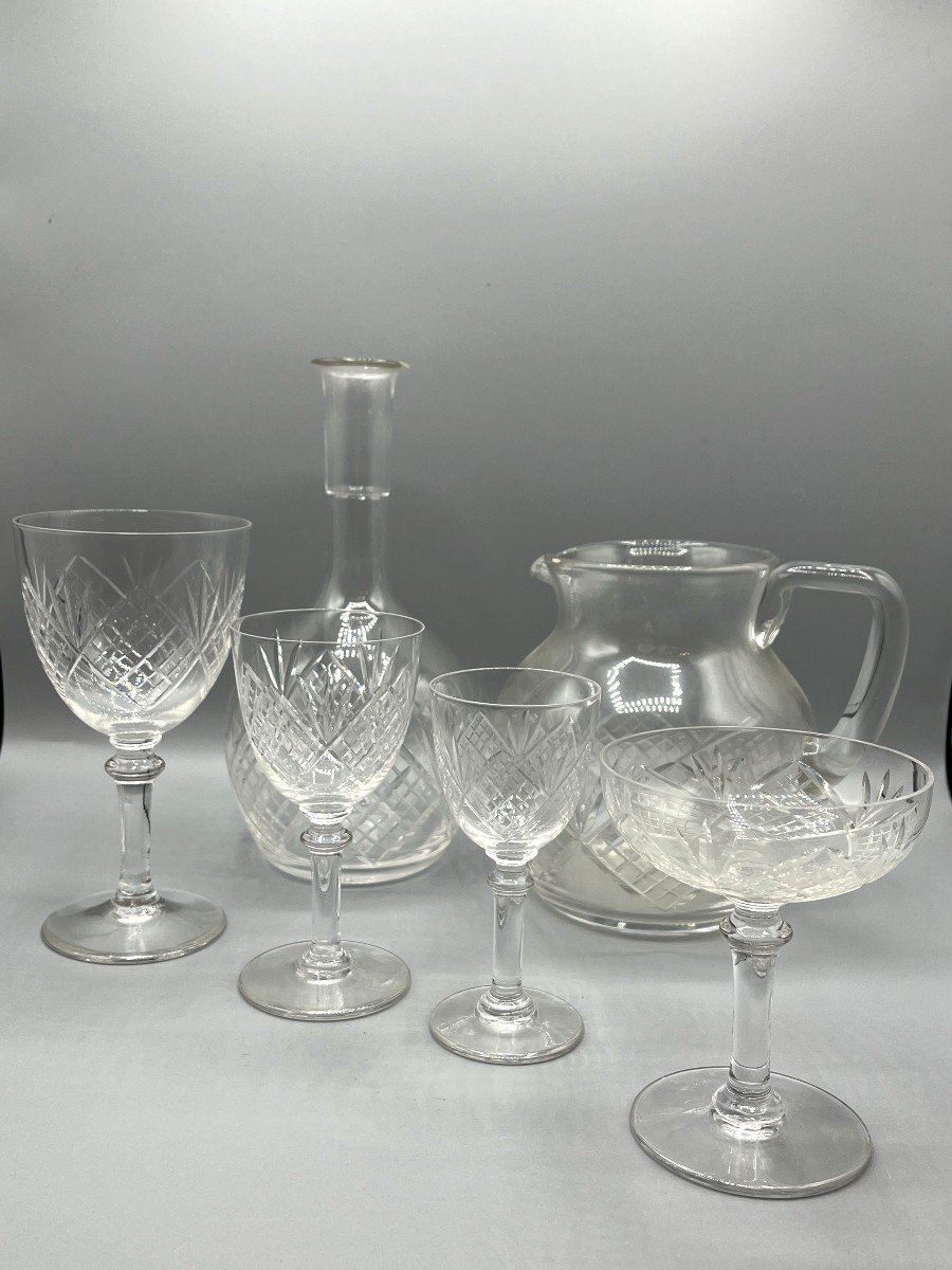 Saint Louis. Set Of 9 Crystal Wine Glasses, Chantilly Model-photo-2