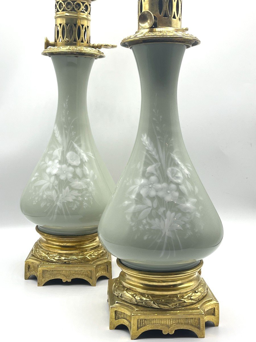 Paire De Lampes En Porcelaine Céladon Fleuri. Epoque XIXè siècle