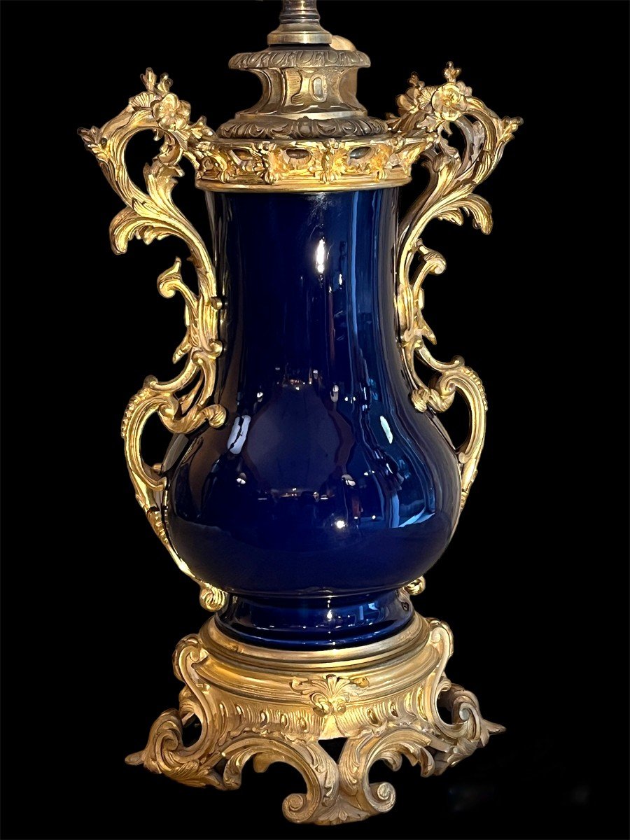 Paire De Lampes En Porcelaine Et Bronze Doré. Style Louis XV, Fin XIXè Siècle-photo-2