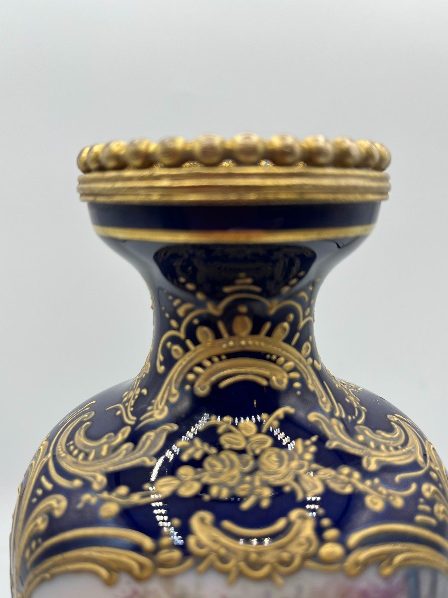 Vase En Porcelaine. Epoque Napoléon III-photo-1