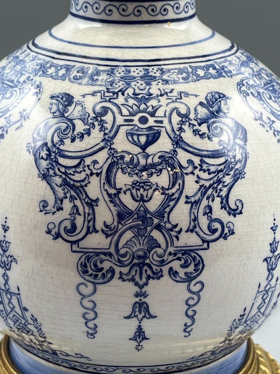Gien. Lampe En Faïence, Décor à La Bérain. Style Louis XIV-photo-3