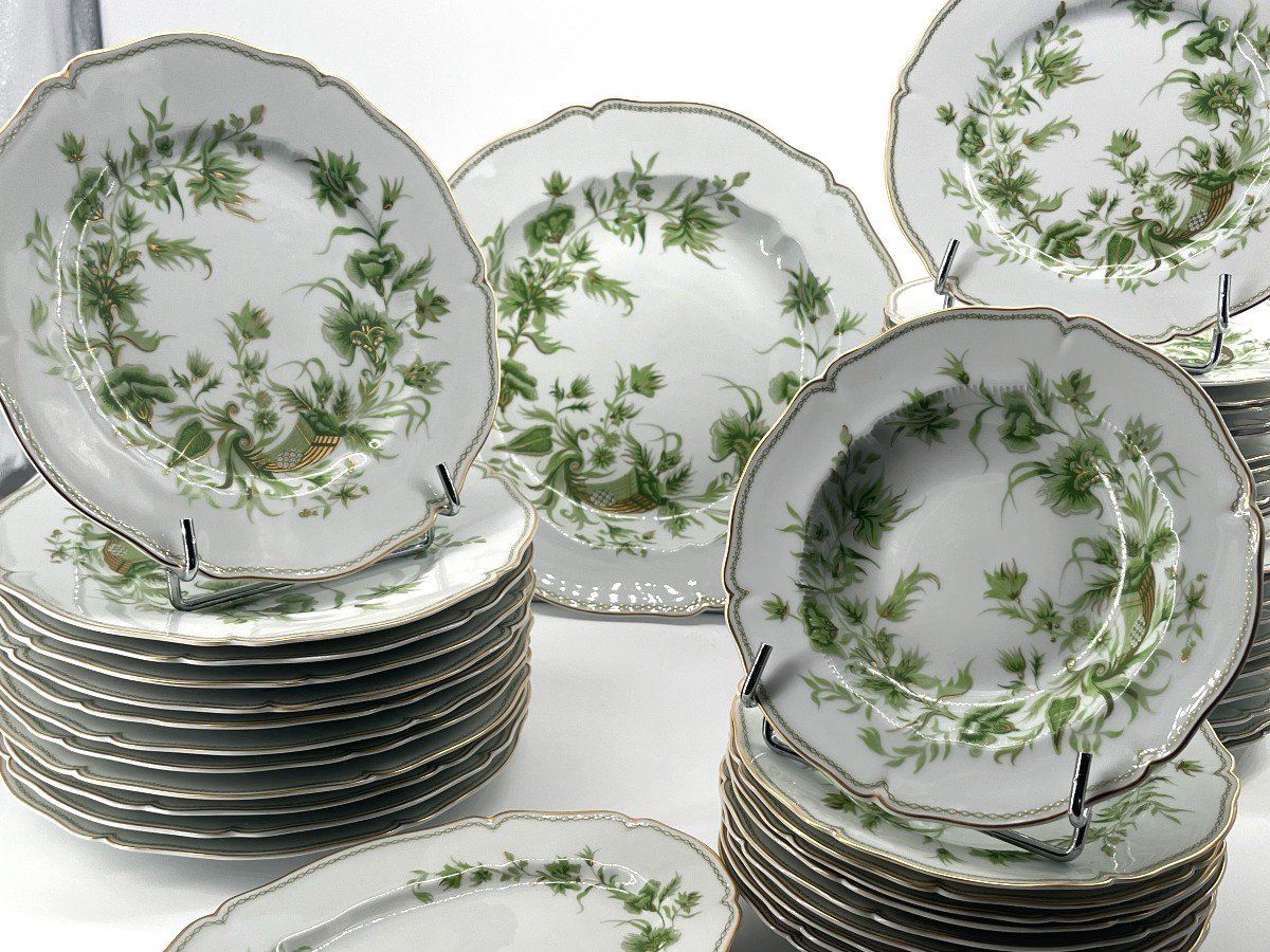 Limoges Haviland. Partie De Service De Table En Porcelaine, Modèle à La Corne. 49 Pièces -photo-3