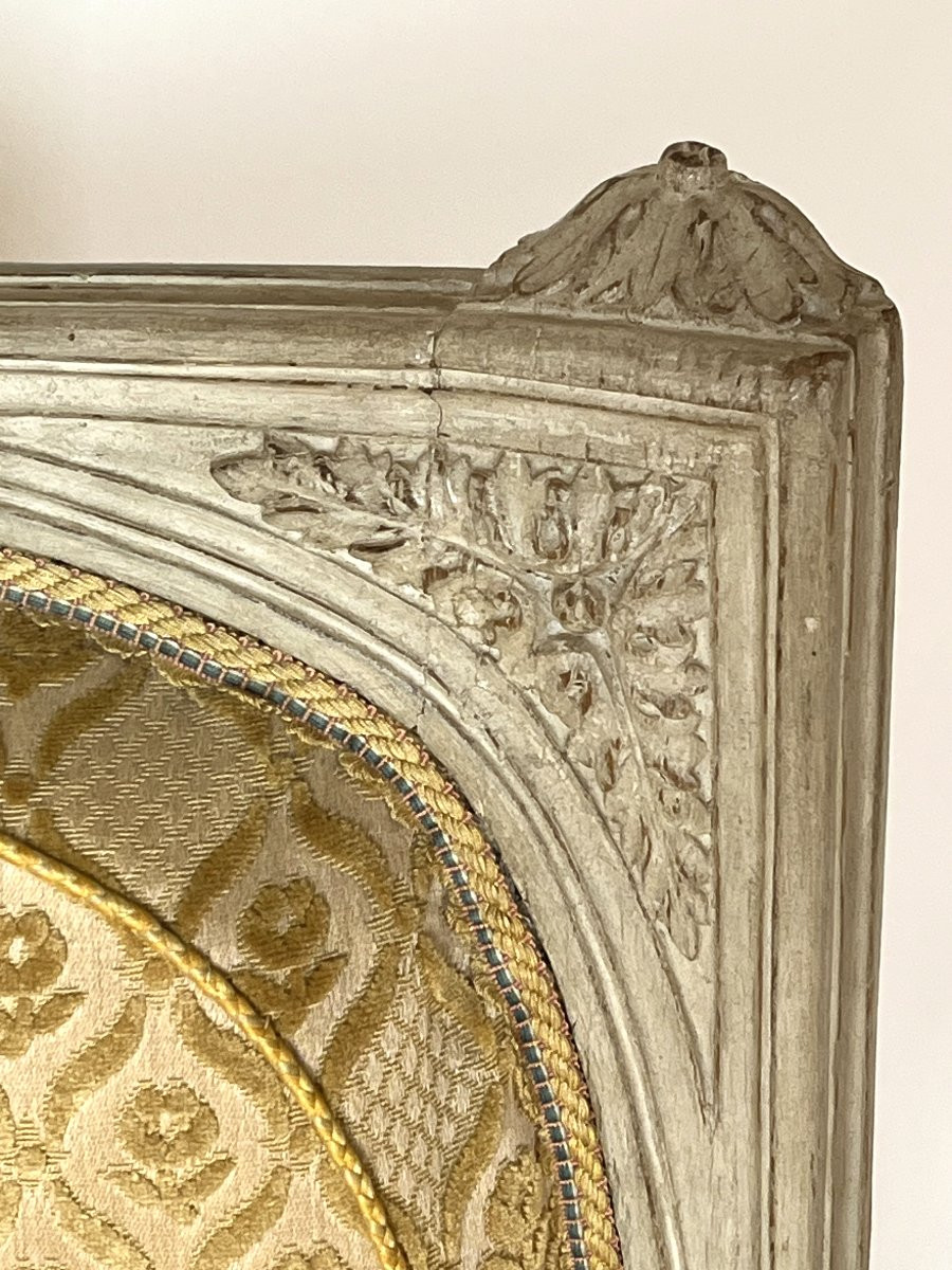 Fauteuil richement sculpté, Epoque Louis XVI. Attribué à DELAISEMENT -photo-2