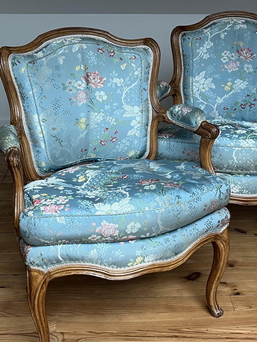 Paire de fauteuils , Époque Louis 15. Estampillés CRESSON