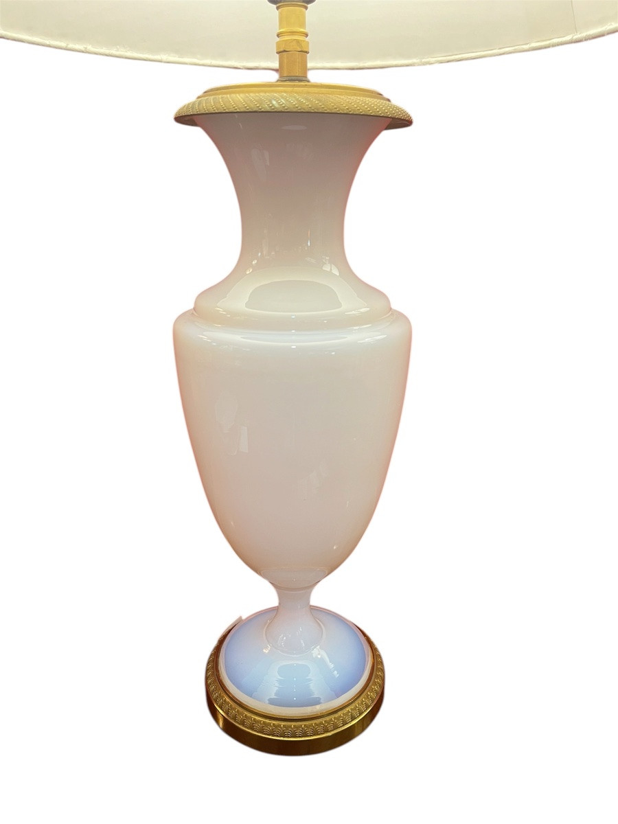 SÈVRES. Lampe en opaline .Signée -photo-3