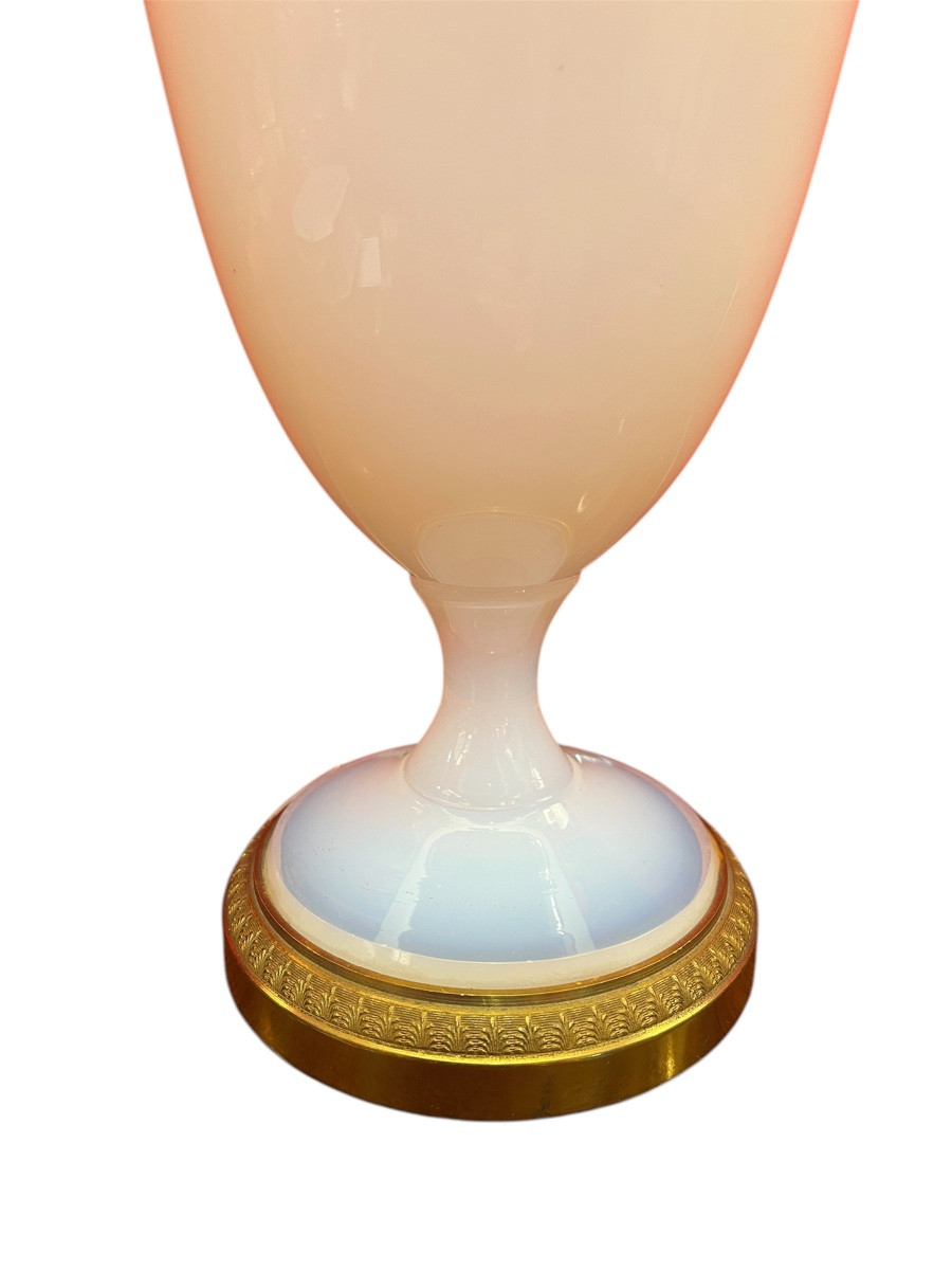 SÈVRES. Lampe en opaline .Signée -photo-4