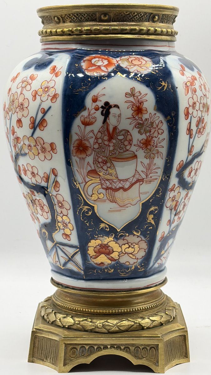 Imari . Paire de vases montés . Époque 19è siècle -photo-4