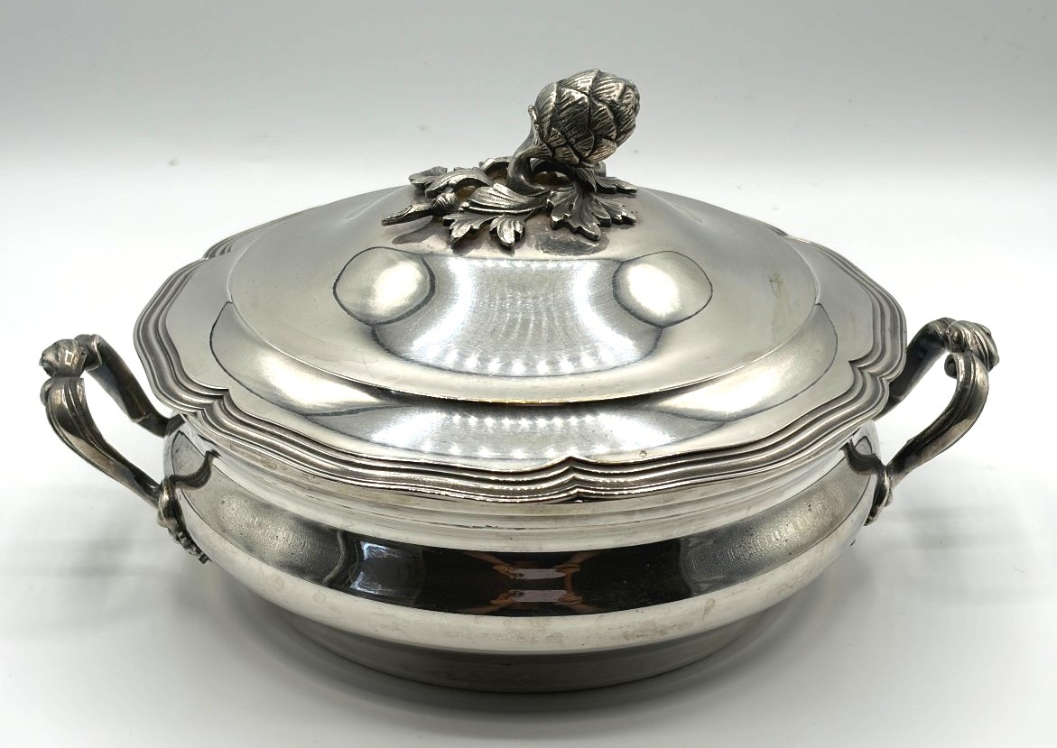 Silver-plated Covered Vegetable Dish With Pomegranate Decoration. 18th-century Style