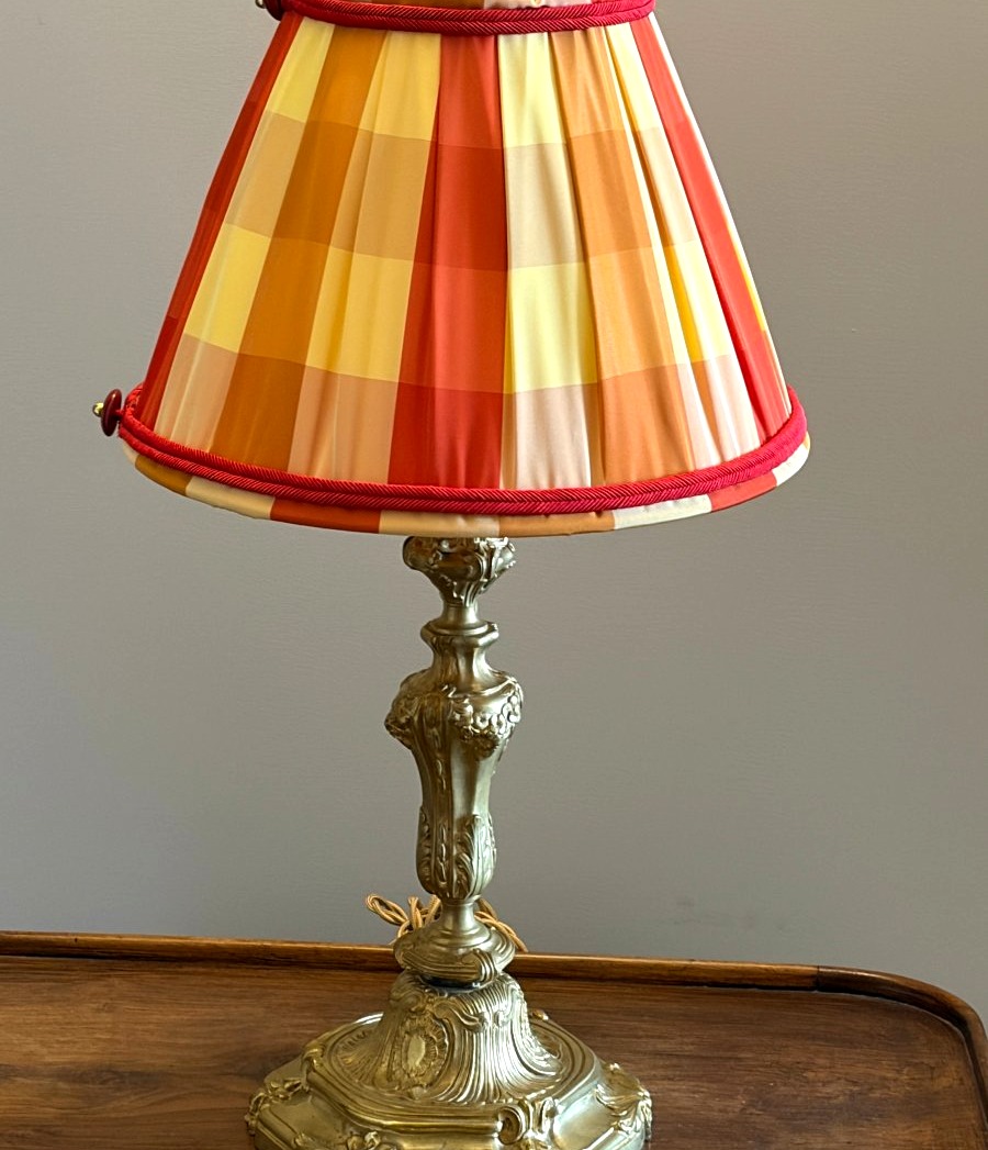 Bougeoir en bronze doré, monté en lampe .Epoque 19è siècle