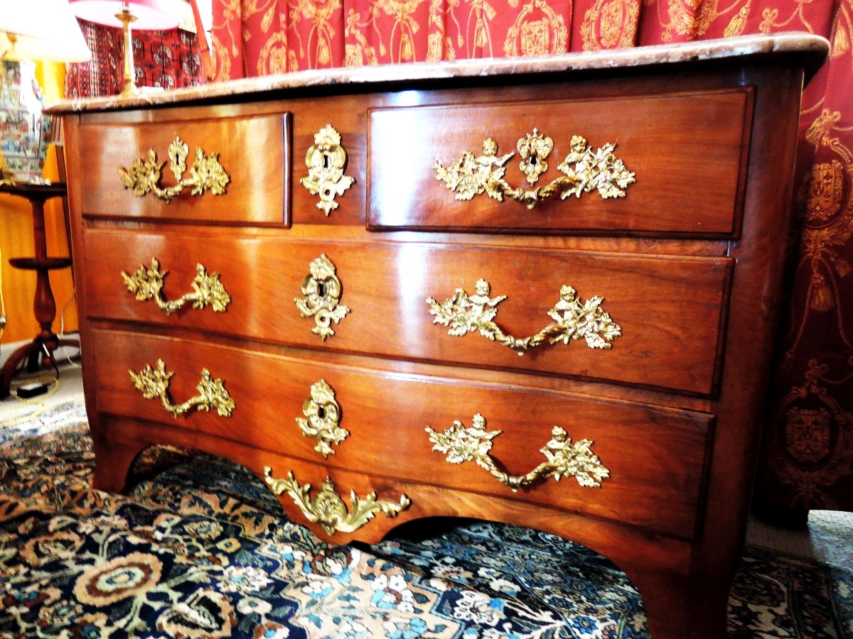 A Slightly Curved Mahogany Chest Of Drawers. Regence Period. 18th Century-photo-3