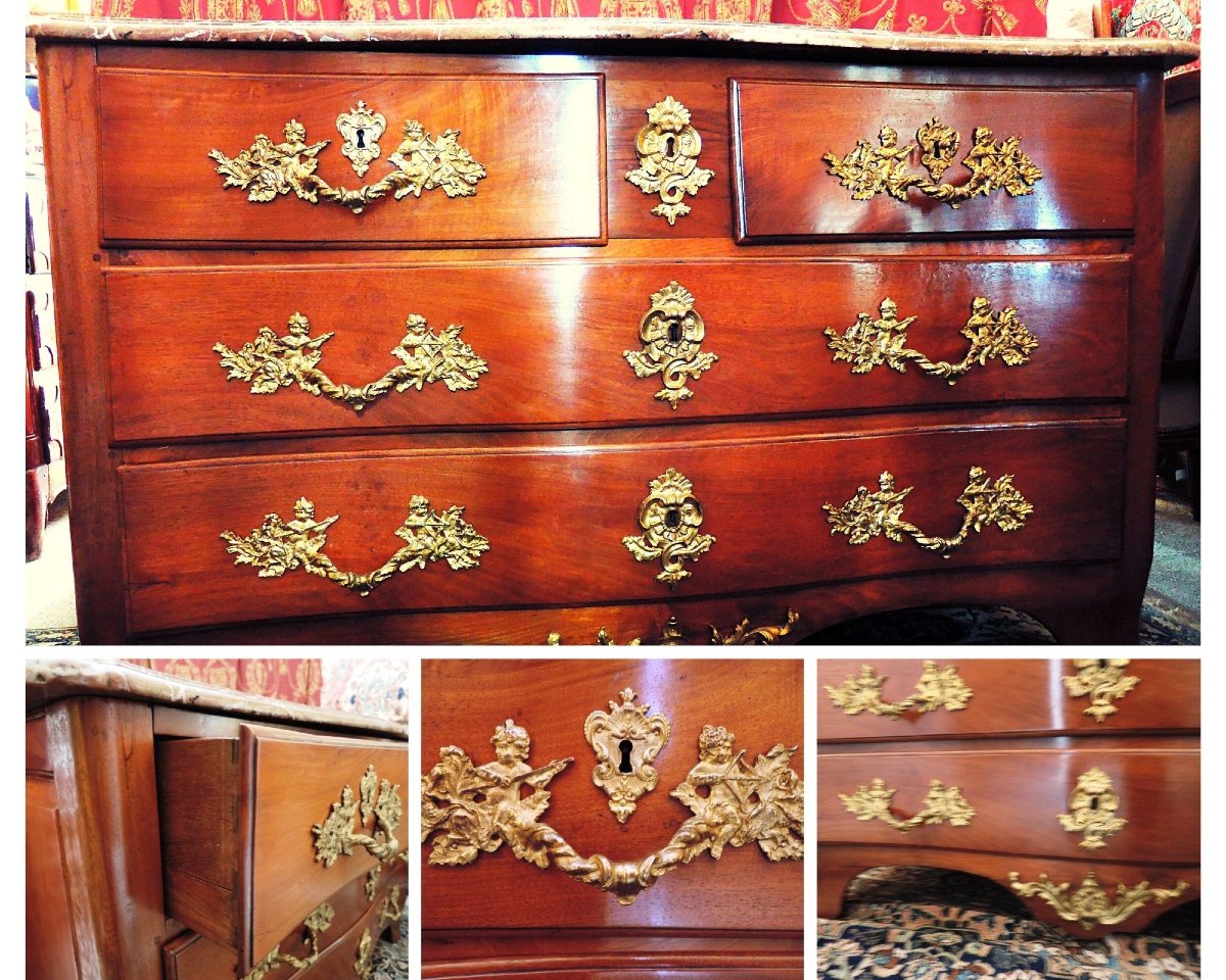 A Slightly Curved Mahogany Chest Of Drawers. Regence Period. 18th Century