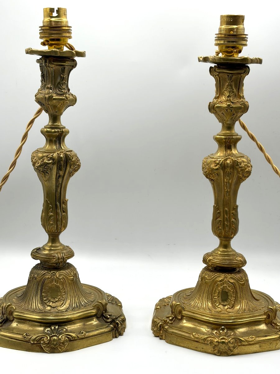 Bougeoir , d'une paire divisée, en bronze doré, monté en lampe .Epoque 19è siècle-photo-2