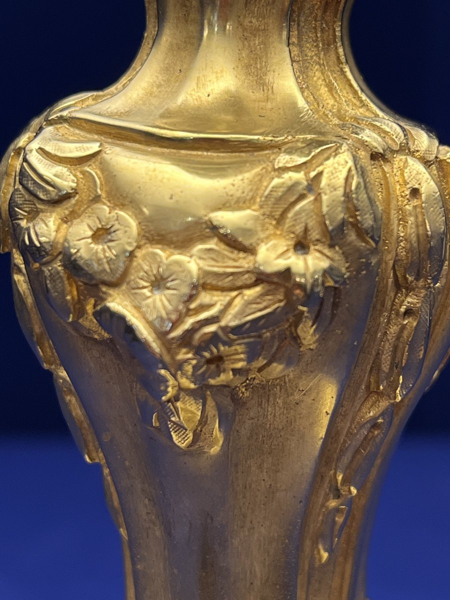 Bougeoir , d'une paire divisée, en bronze doré, monté en lampe .Epoque 19è siècle-photo-3