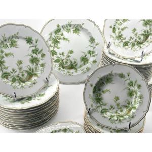 Limoges Haviland. Partie De Service De Table En Porcelaine, Modèle à La Corne. 49 Pièces 