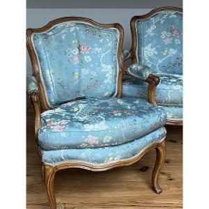 Paire de fauteuils , Époque Louis 15. Estampillés CRESSON