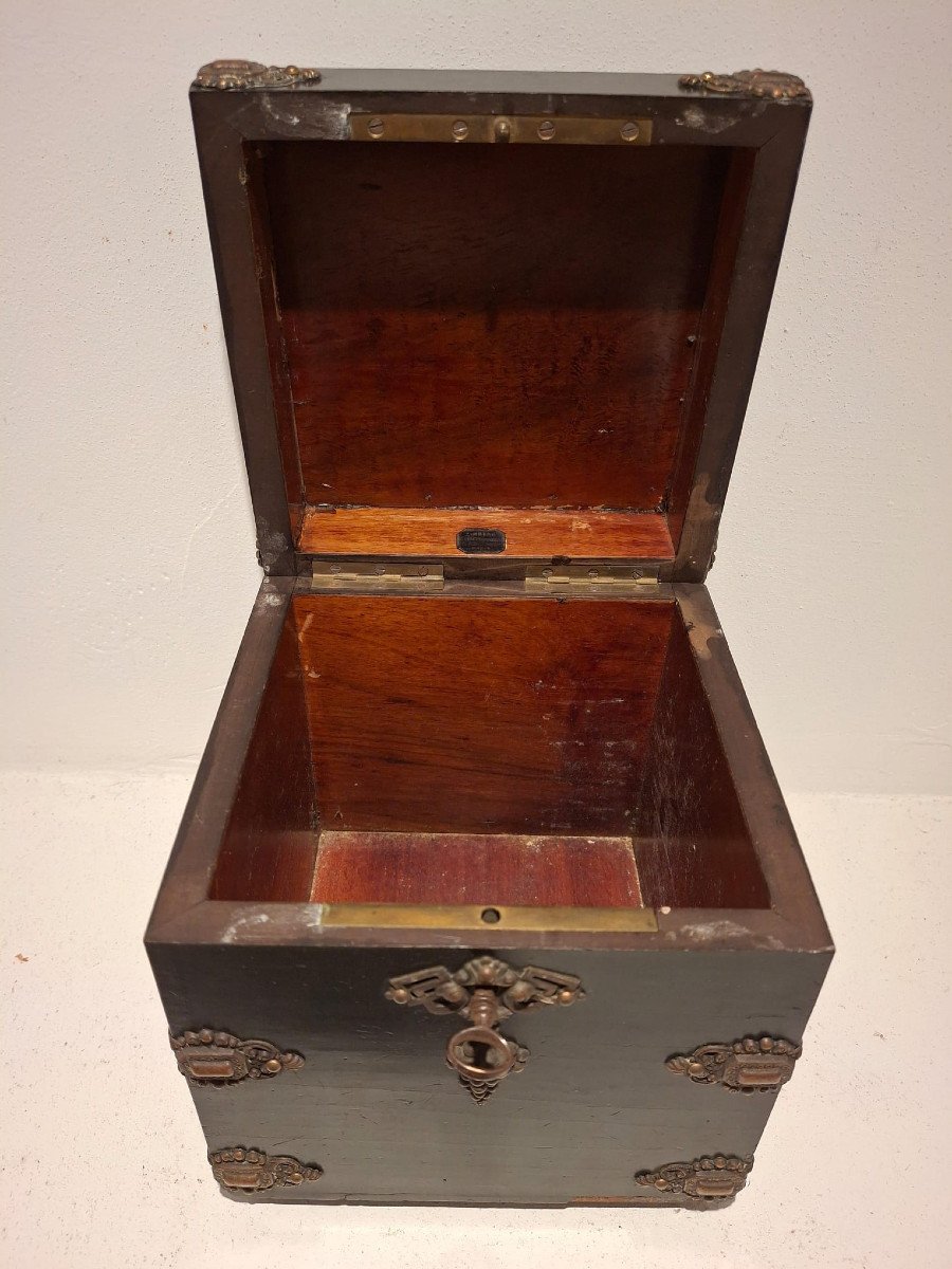 Ebonized Wooden Box -photo-2